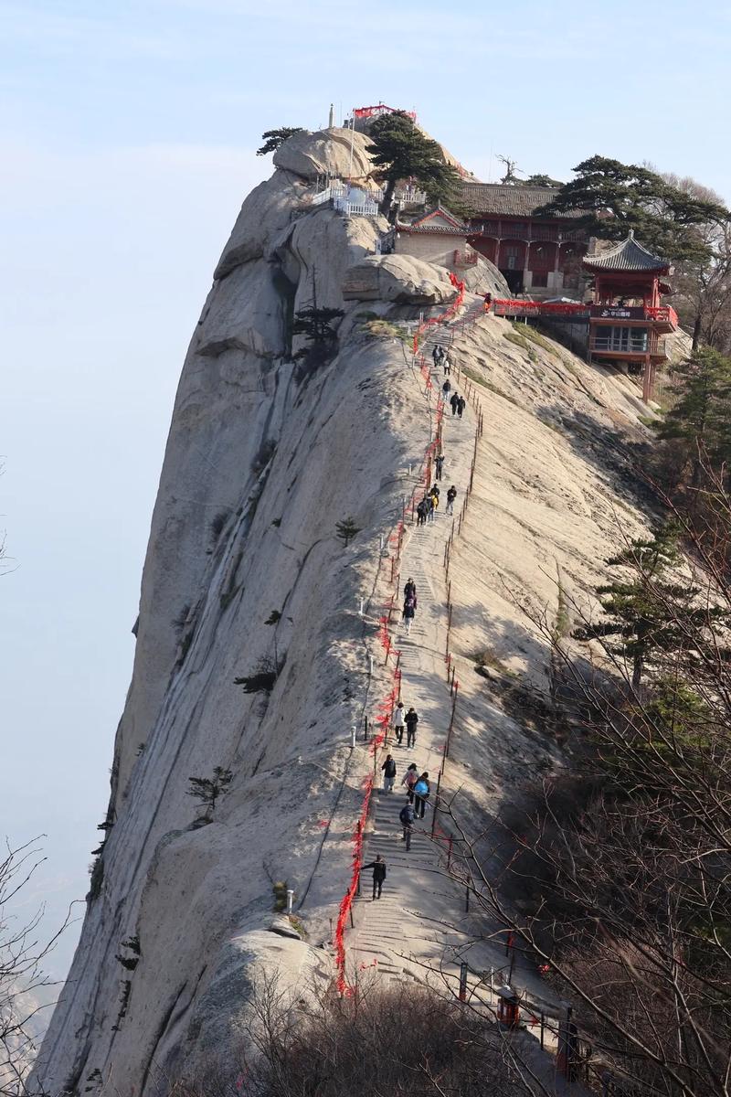 2025新奥历史开奖结果和夜爬华山看到火箭与夜爬华山看到火箭的感受